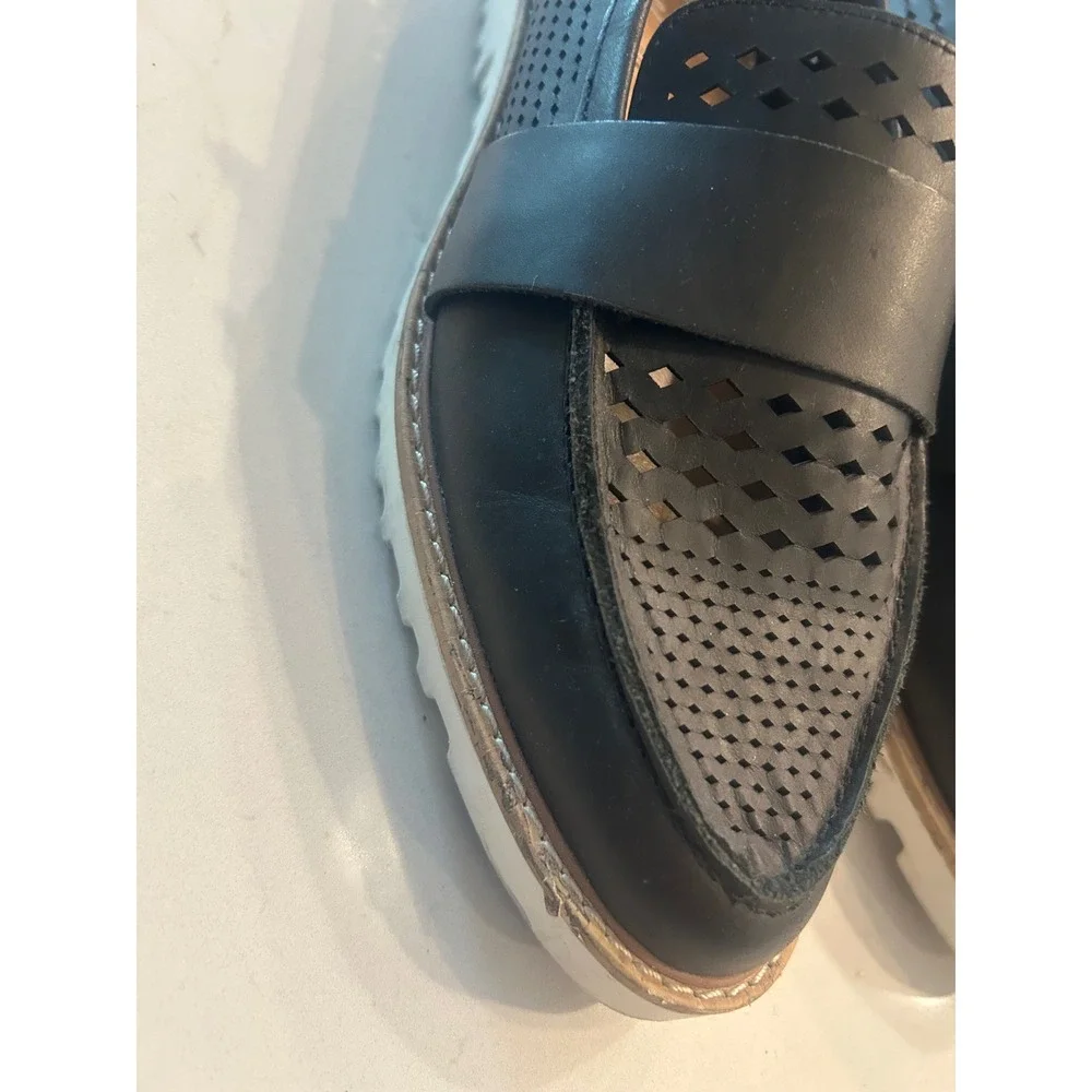 Crown Vintage Loafers Black Perforated Leather Platform MIAA Pointed Toe Shoes